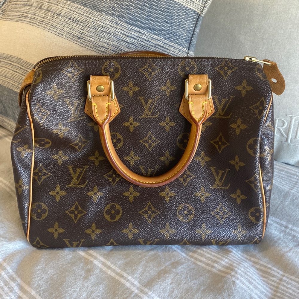 Louis Vuitton Monogram Speedy 25 Handbag